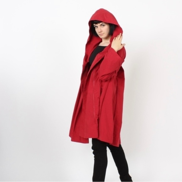 Evening Mist Raincoat in Crimson S - Picture 2 of 16